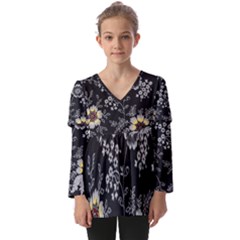 Black Background With Gray Flowers, Floral Black Texture Kids  V Neck Casual Top