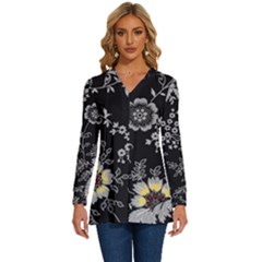 Black Background With Gray Flowers, Floral Black Texture Long Sleeve Drawstring Hooded Top