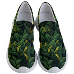 Banana leaves Women s Lightweight Slip Ons