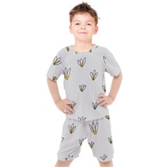 Pattern Leaves Daisies Print Kids  T-shirt And Shorts Set by Cemarart