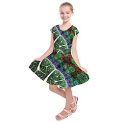 Digital Art Fractal Abstract Artwork 3d Floral Pattern Waves Vortex Sphere Nightmare Kids  Short Sleeve Dress by Cemarart