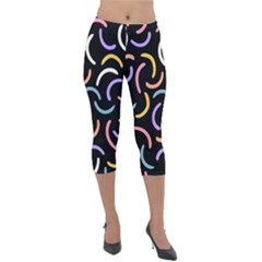 Abstract Pattern Wallpaper Lightweight Velour Capri Leggings 