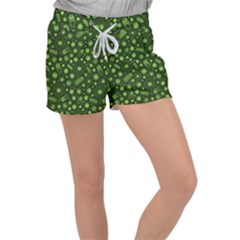 Seamless Pattern With Viruses Women s Velour Lounge Shorts