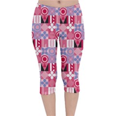 Scandinavian Abstract Pattern Velvet Capri Leggings 