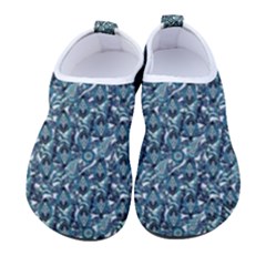 Blue Paisley Men s Sock-style Water Shoes by DinkovaArt