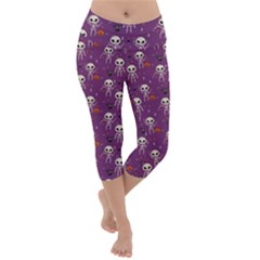 Skull Halloween Pattern Lightweight Velour Capri Yoga Leggings