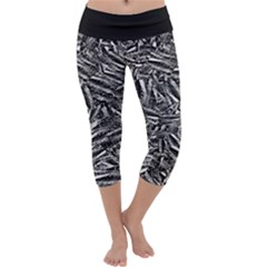 Monochrome Mirage Capri Yoga Leggings