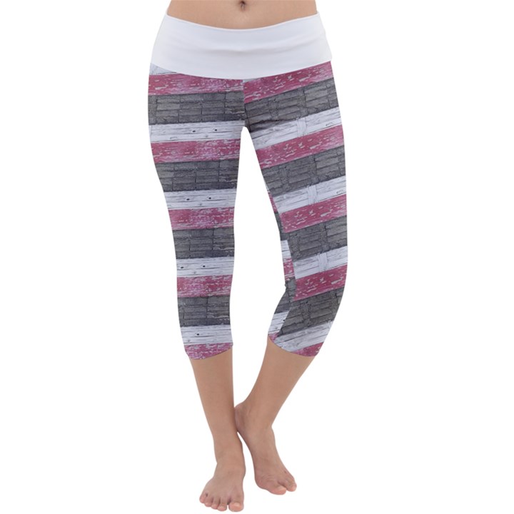 Vintage Vibrant Stripes Pattern Print Design Capri Yoga Leggings