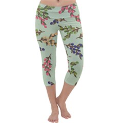 Berries Flowers Pattern Print Capri Yoga Leggings