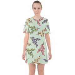 Berries Flowers Pattern Print Sixties Short Sleeve Mini Dress