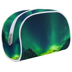 Iceland Aurora Borealis Make Up Case (medium) by Proyonanggan