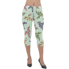 Berries Flowers Pattern Print Lightweight Velour Capri Leggings 