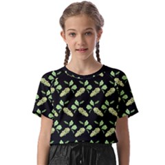 Wasabi Pattern 6 Kids  Basic T-shirt by CocoBellKidsTV24