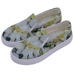 Enchanting Foliage Sharp Edged Leaves In Pale Yellow And Silver Bk Kids  Canvas Slip Ons by dflcprintsclothing