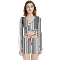 Barcode Pattern Velvet Wrap Crop Top and Shorts Set