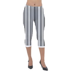 Barcode Pattern Lightweight Velour Capri Leggings 