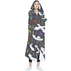 Time Nonlinear Curved Undirected Wearable Blanket by Paksenen