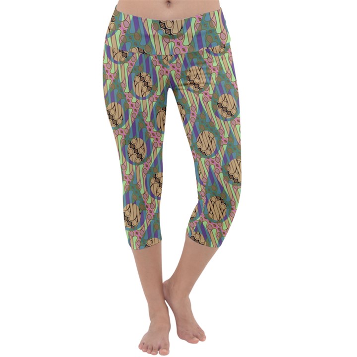 Tribal Background Boho Batik Capri Yoga Leggings