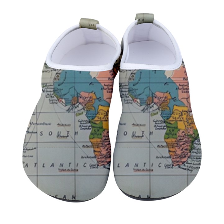 Vintage World Map Men s Sock-Style Water Shoes