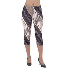 Batik Indonesian Culture Indonesia Authentic Lightweight Velour Capri Leggings 