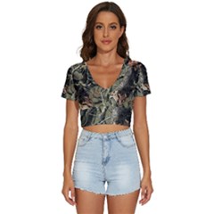 Realtree Camo Seamless Pattern Camo Hunting V-neck Crop Top