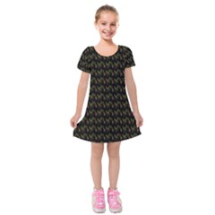 Fern Pattern 2 Black Kids  Short Sleeve Velvet Dress