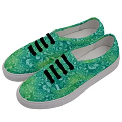 Retro Flower Pattern Design Batik Men s Classic Low Top Sneakers