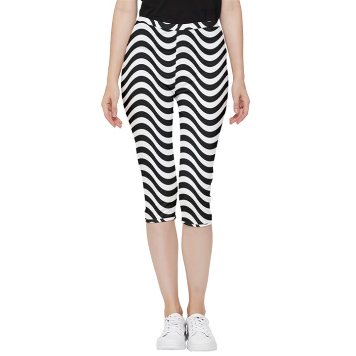 Black White Wave Pattern Wavy Water Seamless Inside Out Lightweight Velour Capri Leggings 