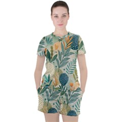 Leaves Pattern Flora Nature Women s T-shirt And Shorts Set