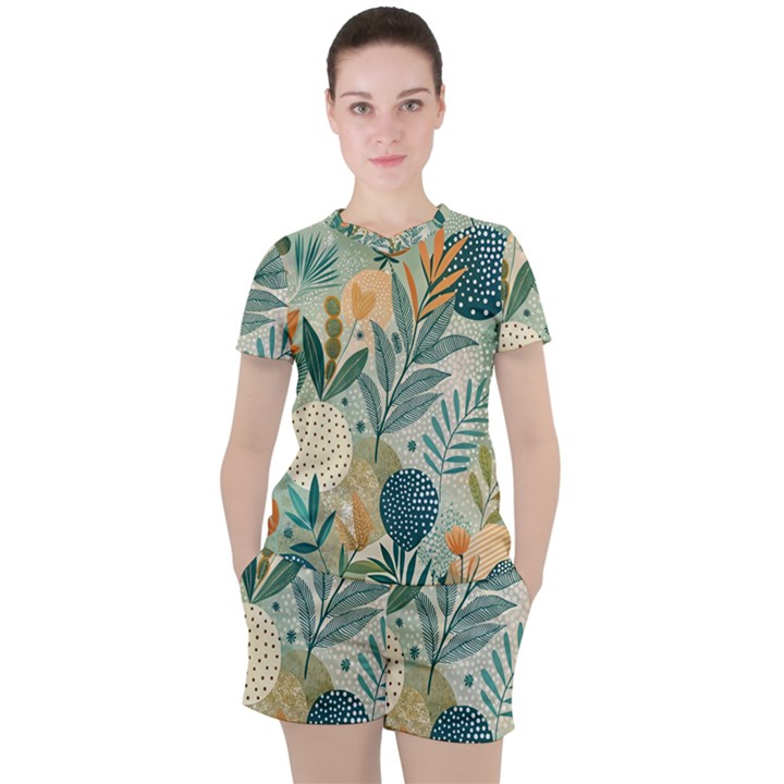 Leaves Pattern Flora Nature Women s T-Shirt and Shorts Set