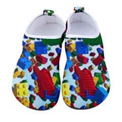 Falling Lego Bricks, Desenho Men s Sock-style Water Shoes by kyorashop23