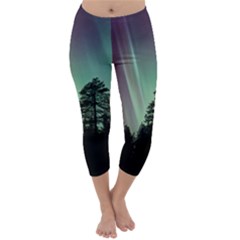 Silhouette Of Aurora Borealis Capri Winter Leggings  by Bedest