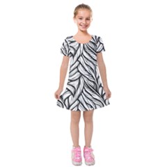 Black White Flower Texture Pattern Kids  Short Sleeve Velvet Dress by Grandong