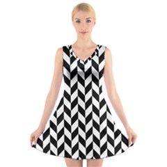 Black And White Pattern V-neck Sleeveless Dress by ytdream