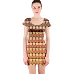 Gradient Lion Head Pattern Short Sleeve Bodycon Dress by ExtraGoodSauce