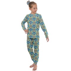 A Blue And Green Pattern On A Green Background Kids  Long Sleeve Set 