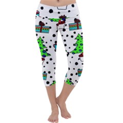 It`s Cold Outside Christmas Pattern Capri Yoga Leggings by ConteMonfrey