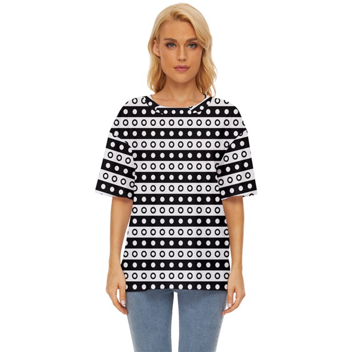 Black And White Circles Pattern Oversized Basic T-Shirt