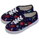 Festive Floral Pattern Christmas Blue Floral Flower Foliage Leaves Pattern Red Snow Winter Kids  Classic Low Top Sneakers View2