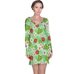 Strawberries Pattern Seamless Long Sleeve Nightdress