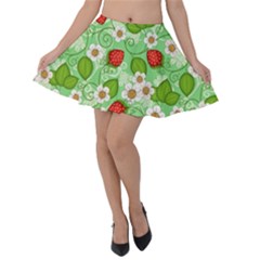 Strawberries Pattern Seamless Velvet Skater Skirt