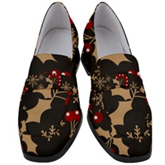 Christmas Pattern With Snowflakes Berries Women s Chunky Heel Loafers