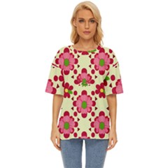 Retro 1960s Flowers Pattern 4 Oversized Basic T-shirt