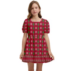 Snowflake Christmas Tree Pattern Kids  Short Sleeve Dolly Dress by Paksenen