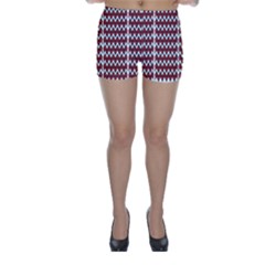 A Red And Black Zigzag Pattern On A White Background Skinny Shorts