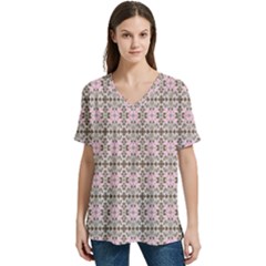 A Pink And Brown Pattern On A White Background V-neck Split Shoulder Casual T-shirt