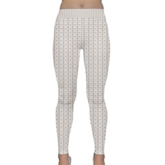 A White Background With A Brown Pattern On It Classic Yoga Leggings