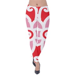 A Red And White Pattern With A Flower On It Velvet Leggings