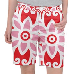 A Red And White Pattern With A Flower On It Women s Pocket Shorts