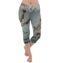 Dreamy Nature Motif Lightweight Velour Capri Yoga Leggings